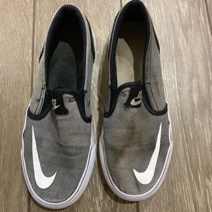 Nike Shoes Size 3.5 Youth